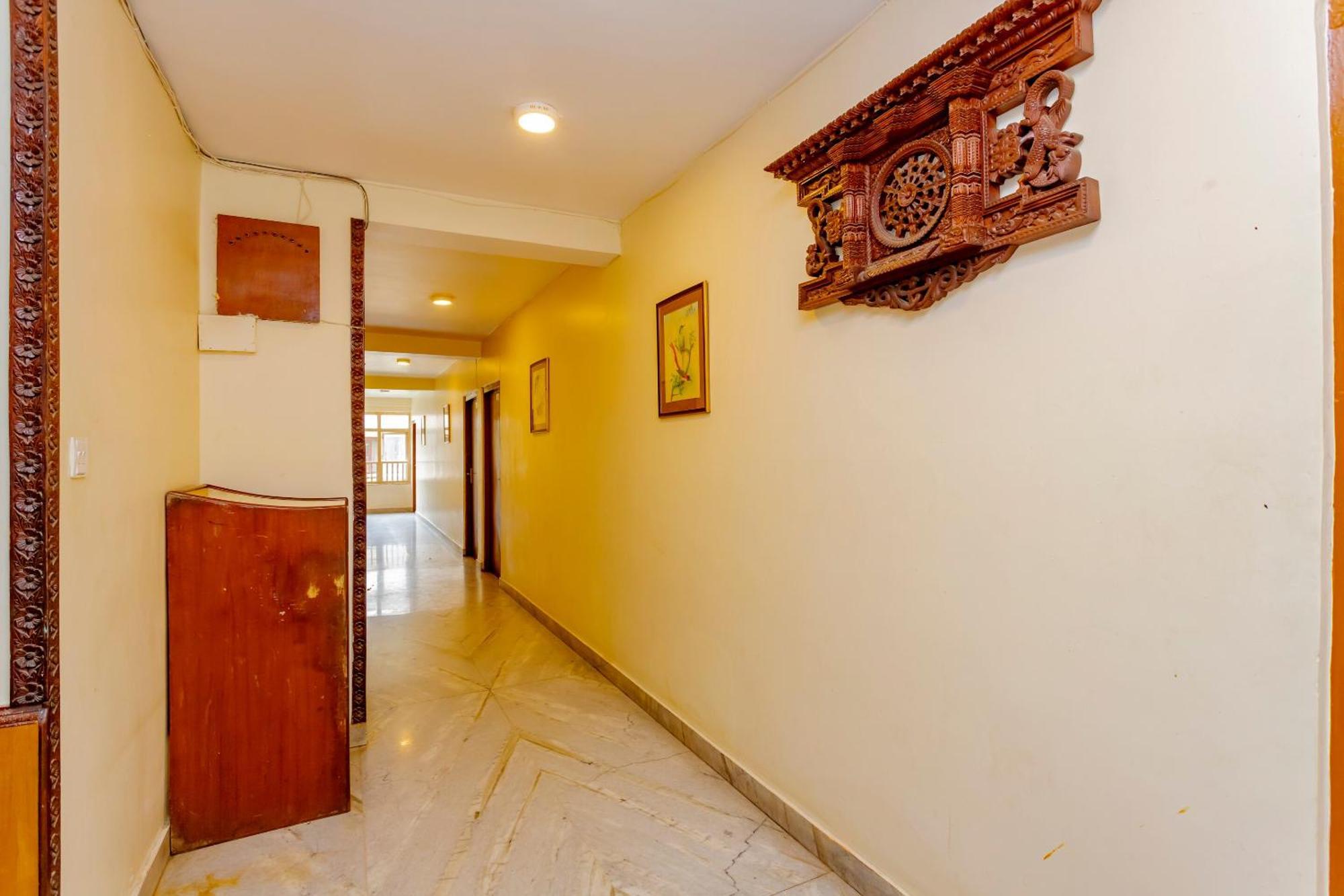Oyo 795 Hotel Holiday Inn Κατμαντού Εξωτερικό φωτογραφία