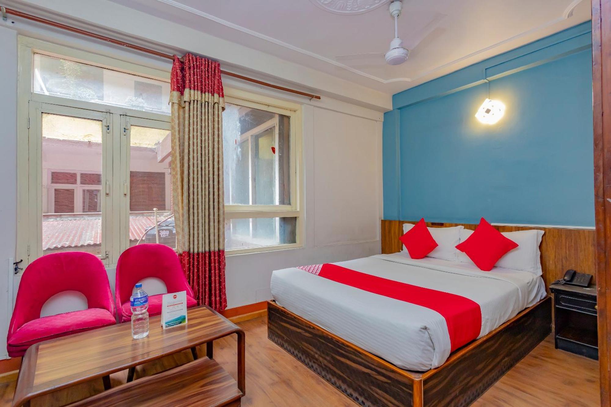 Oyo 795 Hotel Holiday Inn Κατμαντού Εξωτερικό φωτογραφία