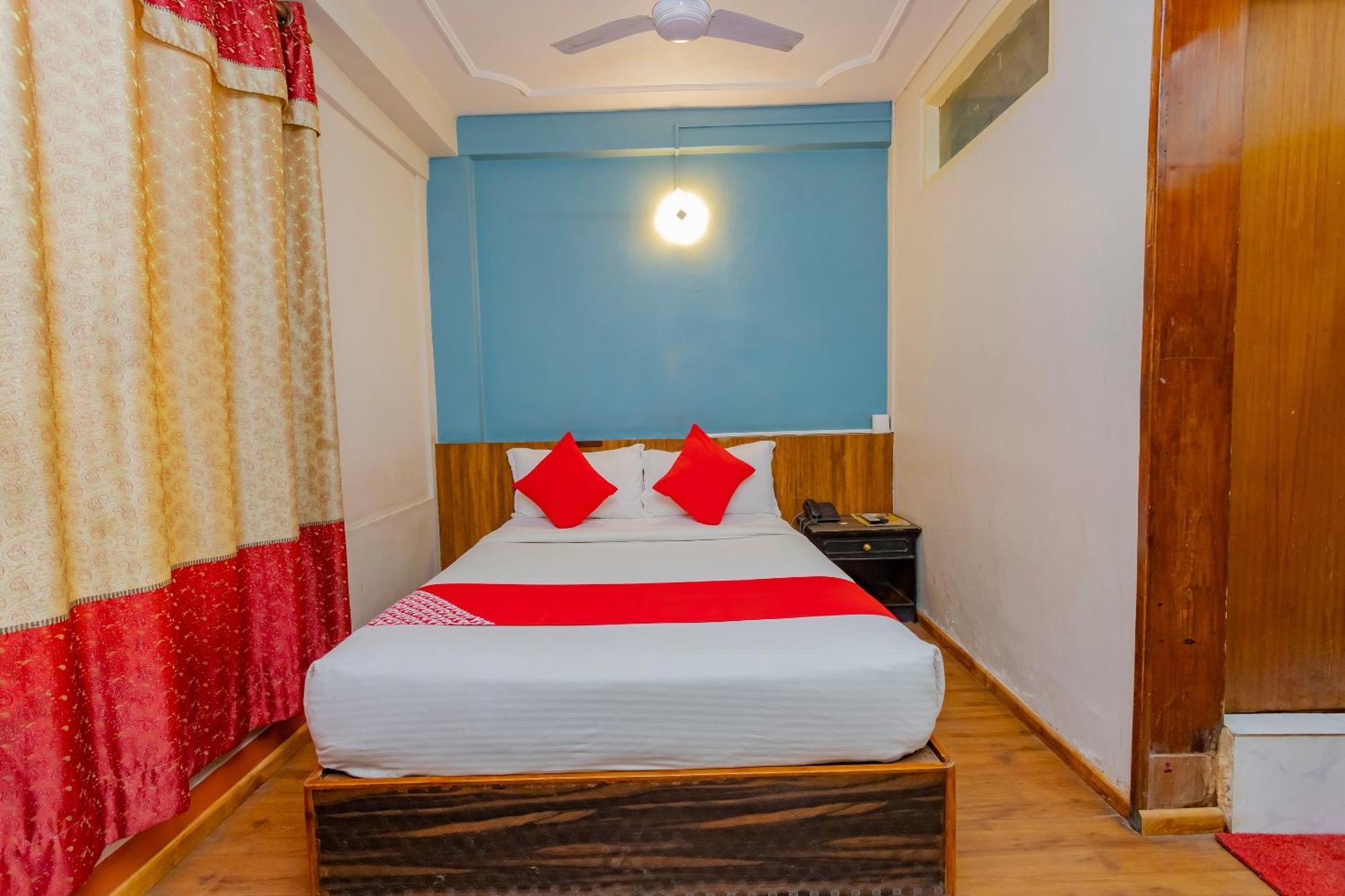Oyo 795 Hotel Holiday Inn Κατμαντού Εξωτερικό φωτογραφία
