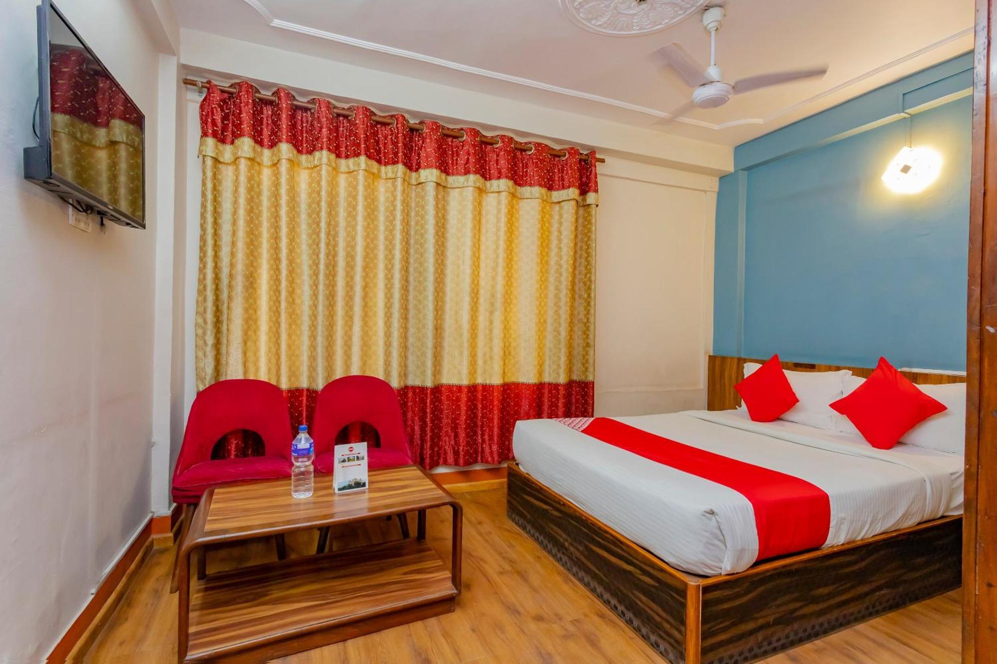 Oyo 795 Hotel Holiday Inn Κατμαντού Εξωτερικό φωτογραφία